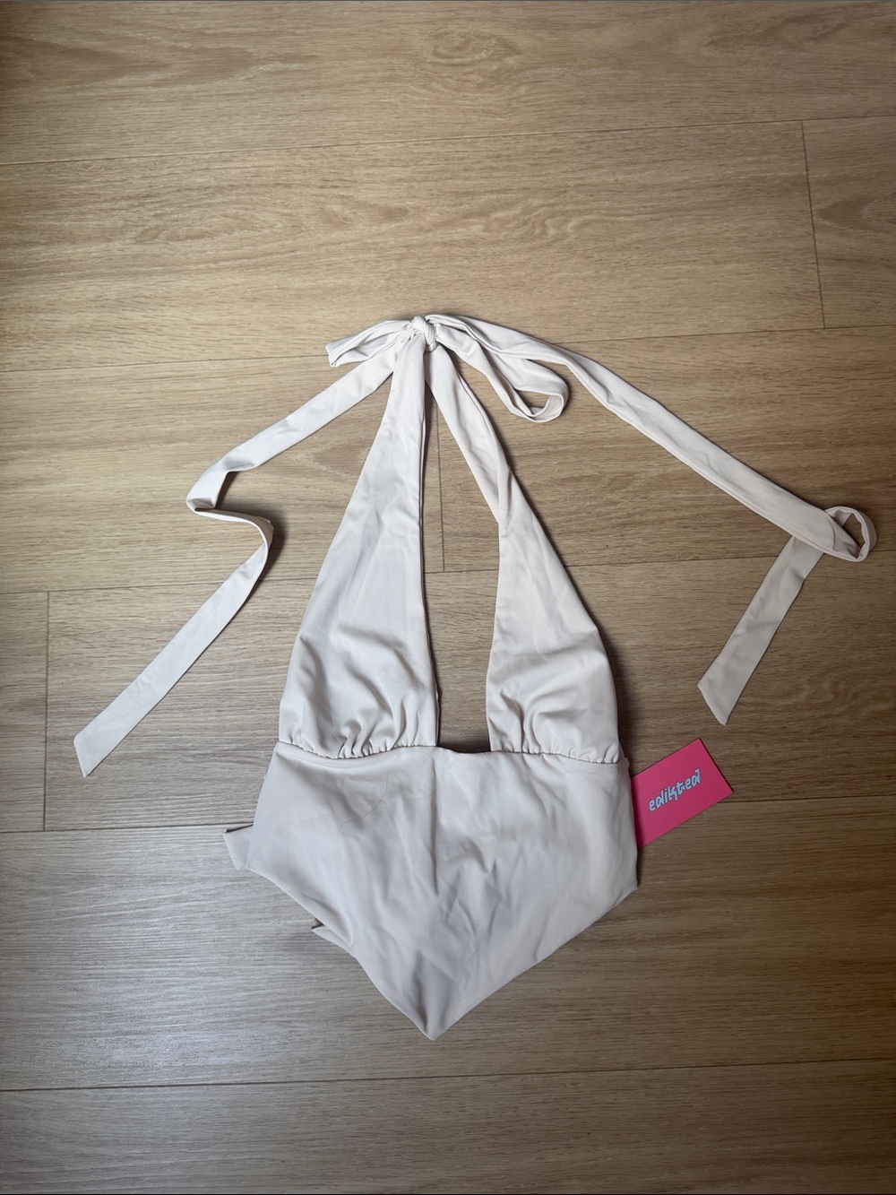 Edikted Cream Cropped Triangle Halter Neck Handkerchief Sexy Night-Out Top